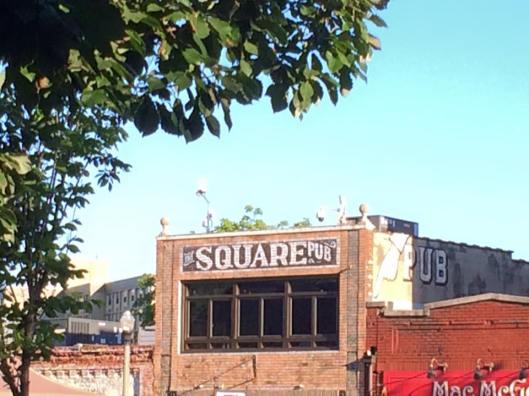 Square Pub 1