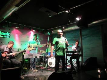 5966_10200092472897117_533729882_n